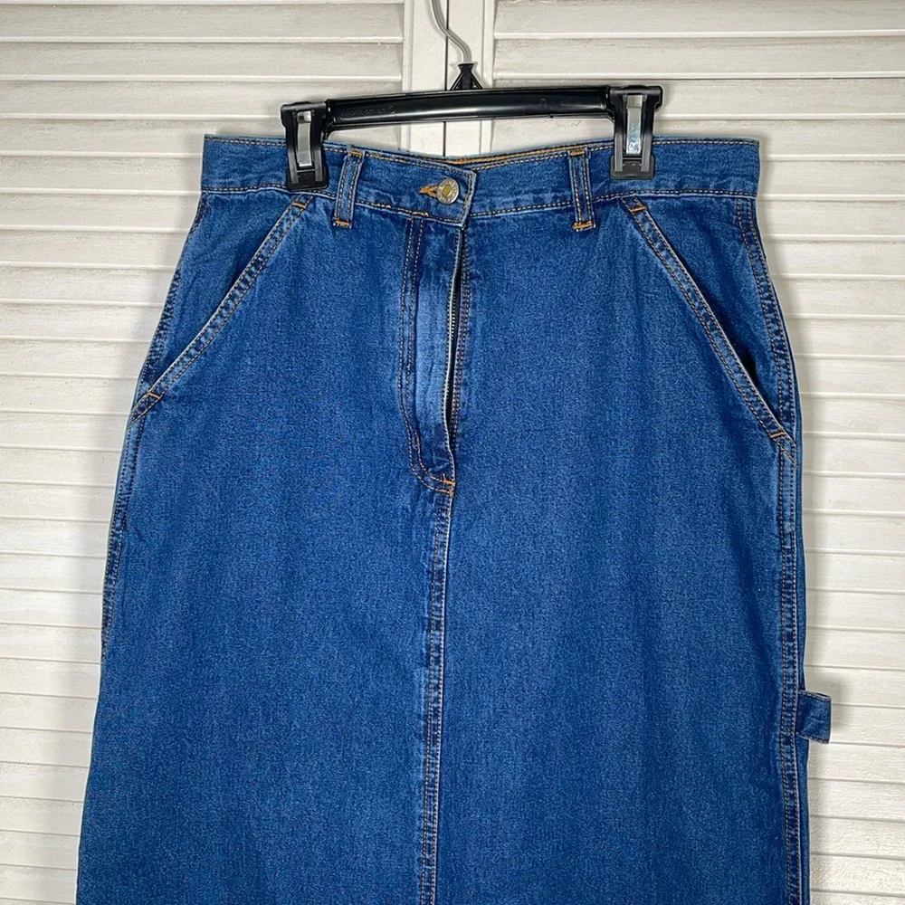 Details color blue